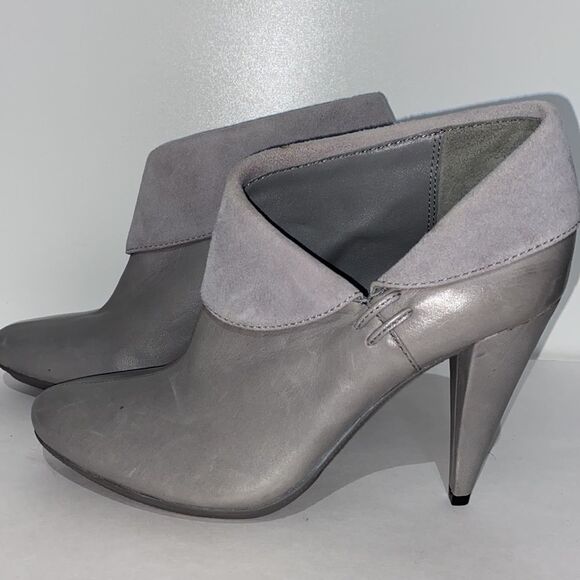 Coach Women's Leather Suede Ankle High Heels Annika Boots Bootie Gray Size 5.5 - Picture 3 of 10